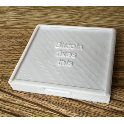 Gift box "Bitcoin fixes this" with 5 Bitcoin plasters